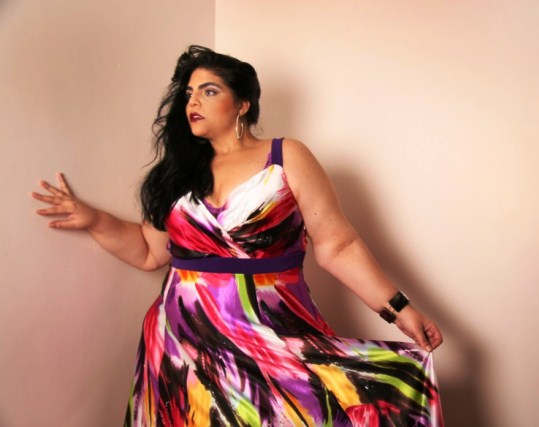 Igigi celebra a las latinas curvy