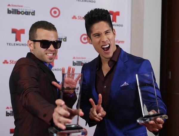 Chino y Nacho ganó su primer premio Billboard