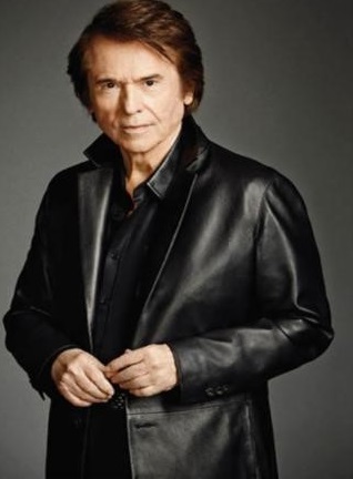 RAPHAEL sigue «Loco Por Cantar»