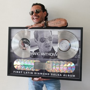 Marc Anthony Recibe Disco De Diamante Por Su Álbum 3.0