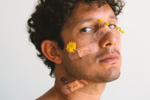 Carlos Neda Presenta Un Canto Al Amor Propio