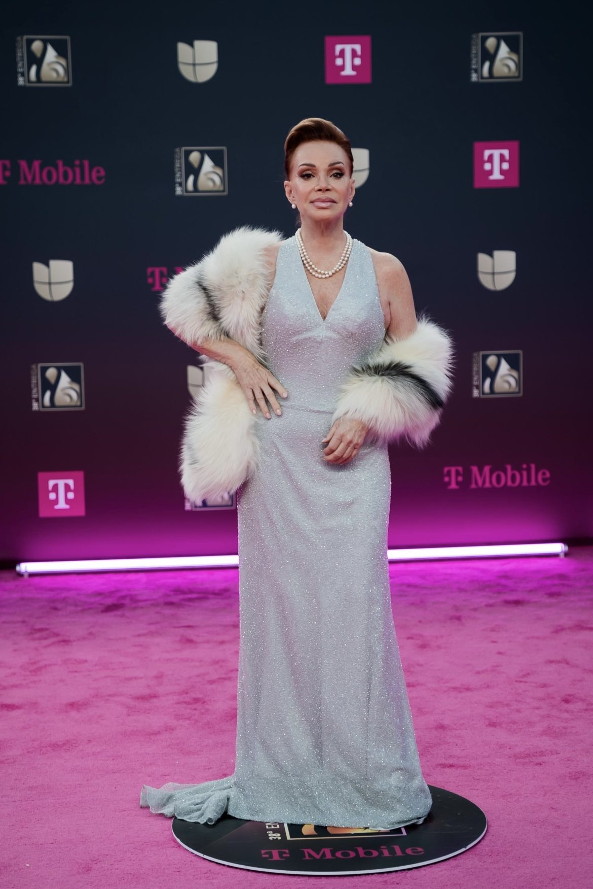 Paloma San Basilio anuncia su concierto de despedida en Miami.