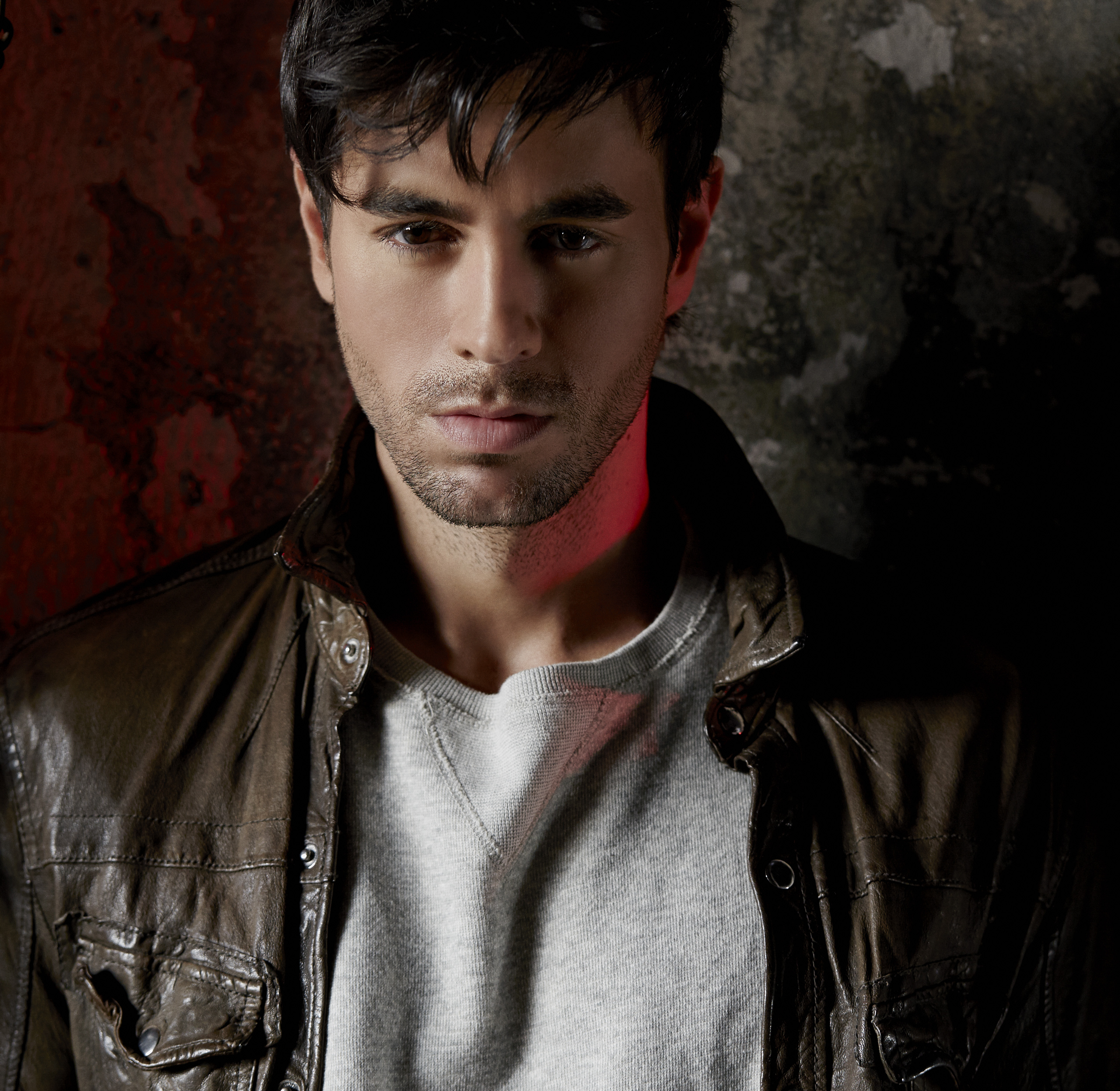 ENRIQUE IGLESIAS SE LO GANO TODO EN PREMIOS LO NUESTRO 2015