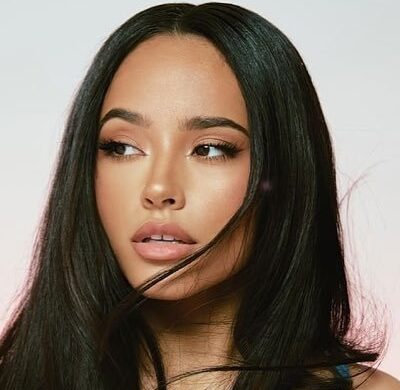 Becky G Anuncia «Mi Casa, Tu Casa»