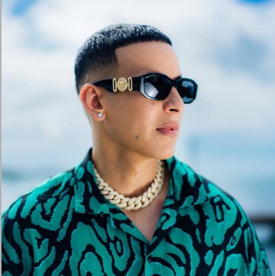 Daddy Yankee tras anunciar un nuevo camino, está dedicado a su fe y propósito, presenta su más reciente obra, "Donante de Sangre".