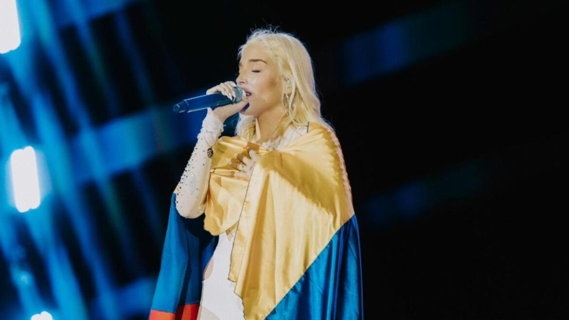 El Estadio Monumental Simón Bolívar, fue testigo de dos noches históricas donde la cantautora venezolana, Elena Rose regresó a su país.